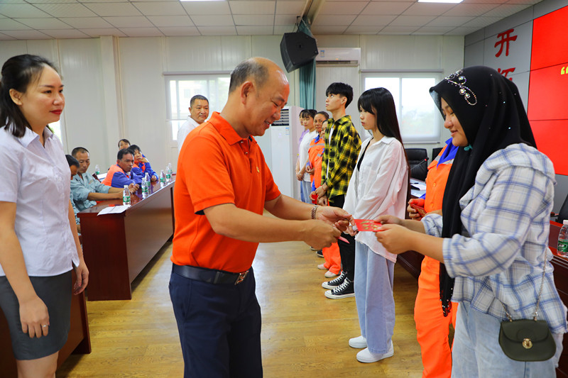 “金秋助學(xué)，圓夢(mèng)明佳！”明佳集團(tuán)黨支部及工會(huì)組織開展愛心助學(xué)活動(dòng)！